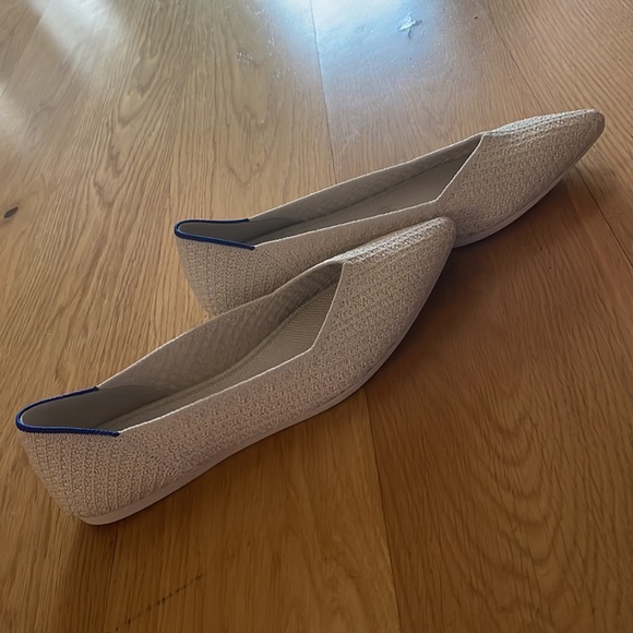 ⛔️SOLD⛔️ Rothy’s The Point Flat - Picture 4 of 6